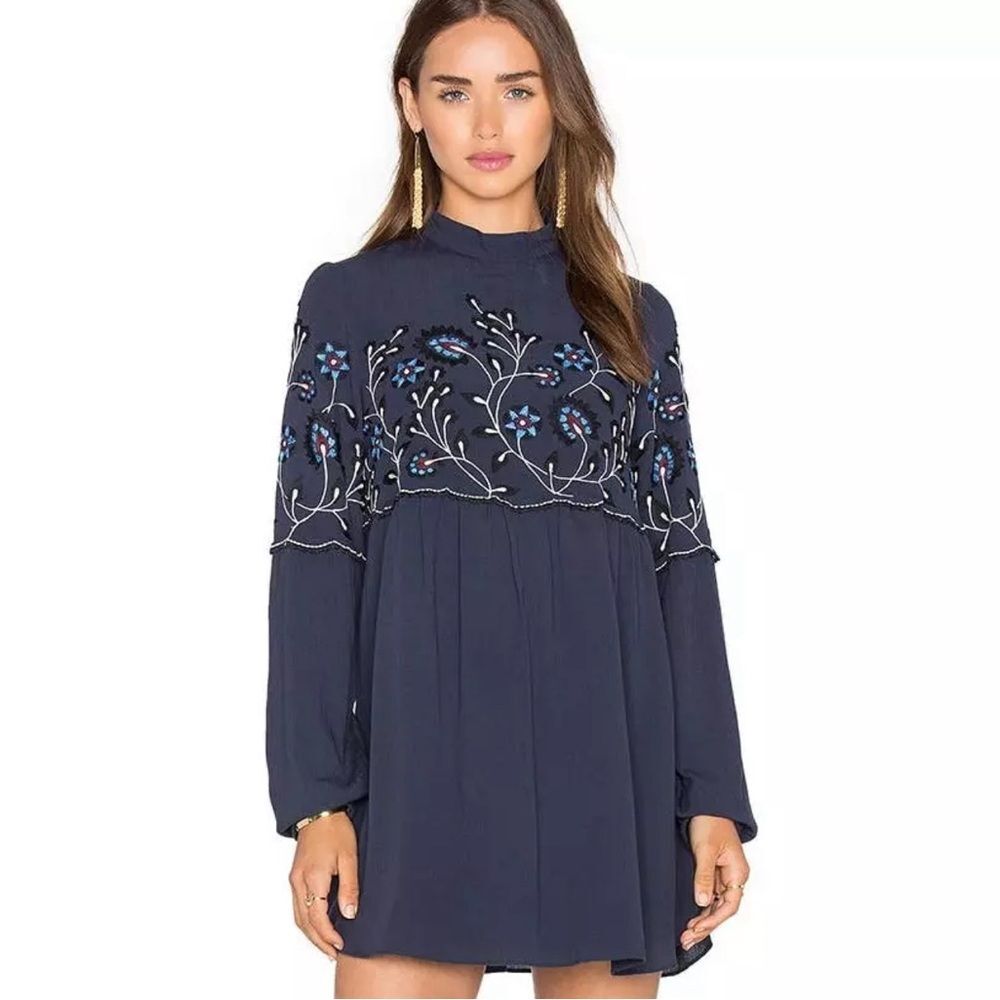 Parker Sadie Floral Embroidered Shift Dress SMALL Navy Bohemian Flowy Peasant